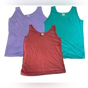 Women’s tank top bundle